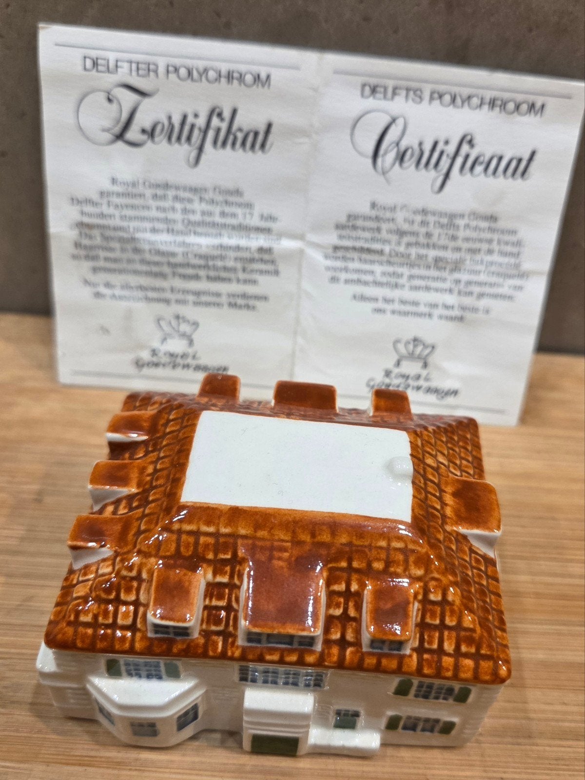 Royal Goedewaagen Gouda Poly Delft porselein zgn met certifi, Ophalen, Zo goed als nieuw, Overige typen