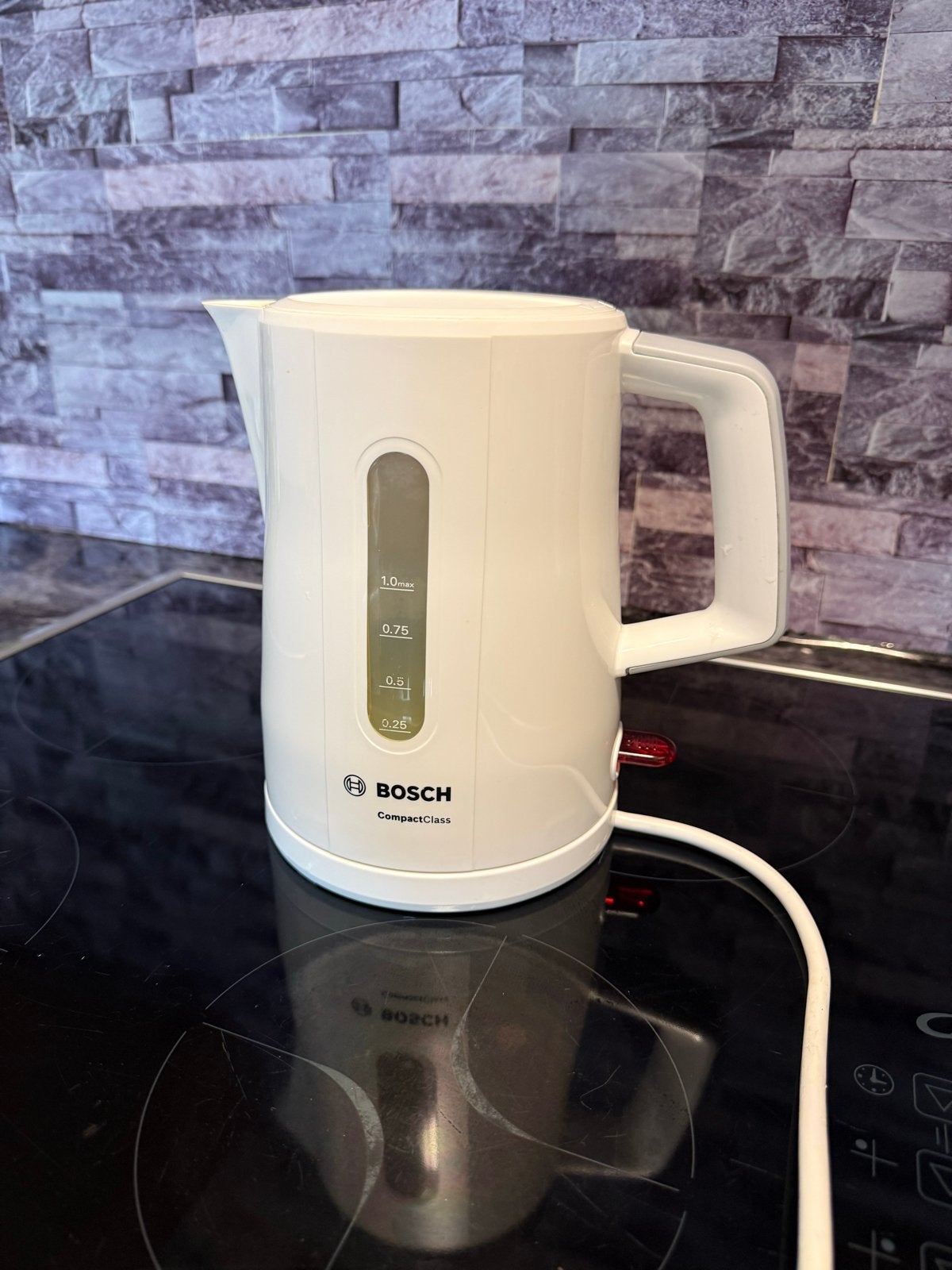 Bosch CompactClass waterkoker - Wit, 1.0L, Witgoed en Apparatuur, 1 tot 2 liter, Ophalen, Gebruikt, Draadloos