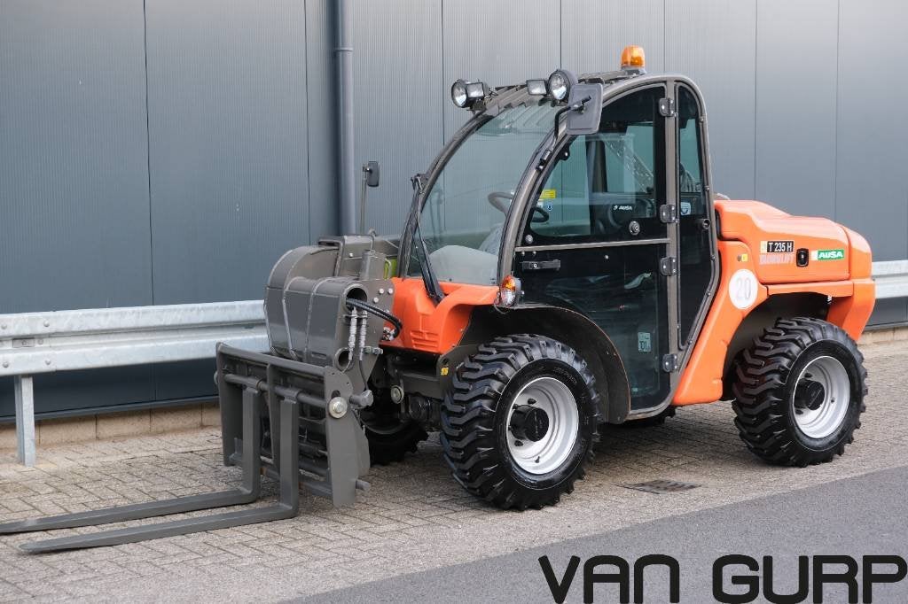 AUSA T 235 H | 2020 | 770h (bj 2020), Verreiker