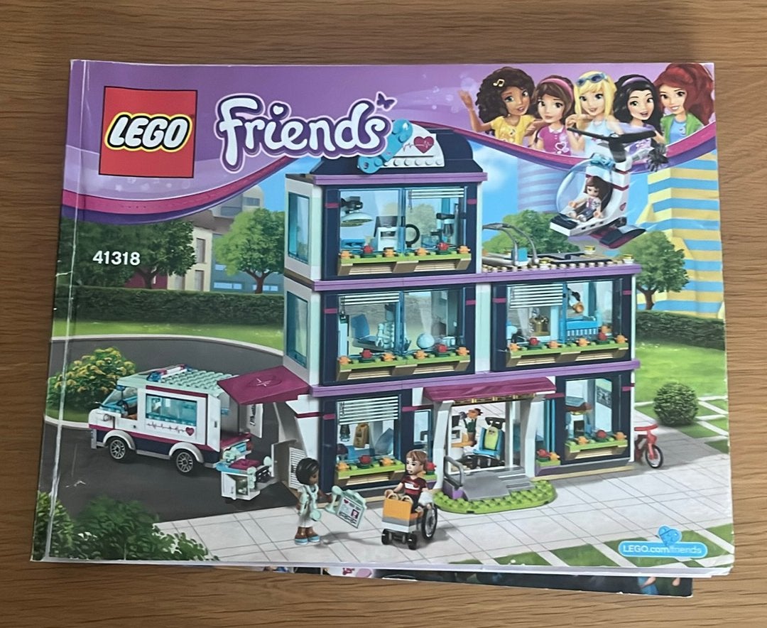 Lego friends 41318 ziekenhuis, Ophalen of Verzenden, Zo goed als nieuw