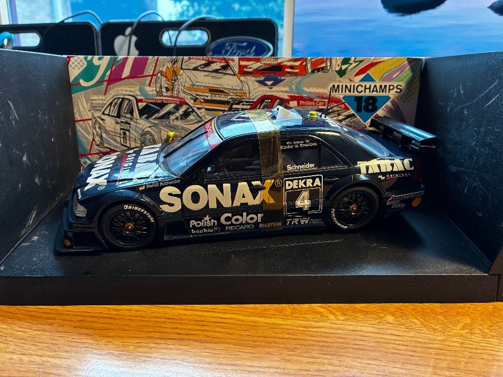 Mercedes C-Class  DTM 1994  nr 4 B.Schneider  1/18 UT, Hobby en Vrije tijd, Ophalen of Verzenden, Gebruikt, Auto, UT Models