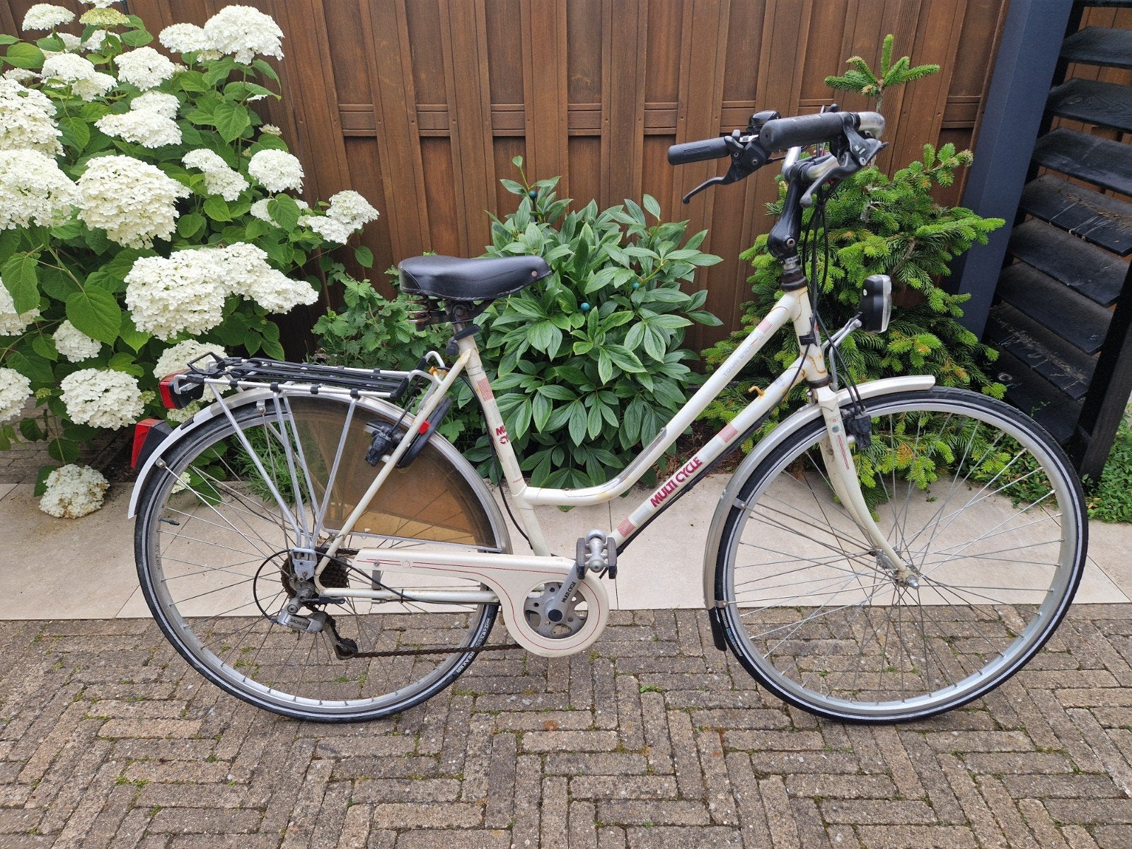 Te koop,

Dames toerfiets
28 inch
met garantie, Fietsen en Brommers, Fietsen | Dames | Sportfietsen en Toerfietsen, Overige merken
