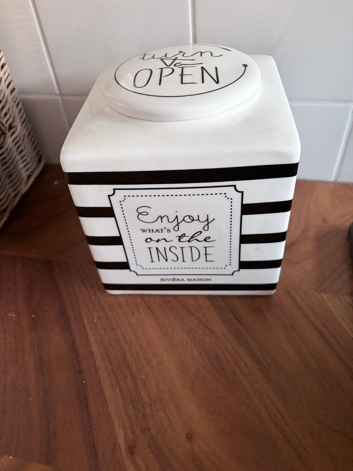 Riviera Maison Voorraadpot - Wit/Zwart gestreept, Ophalen of Verzenden, Zo goed als nieuw, Voorraadpot, Steen/keramiek