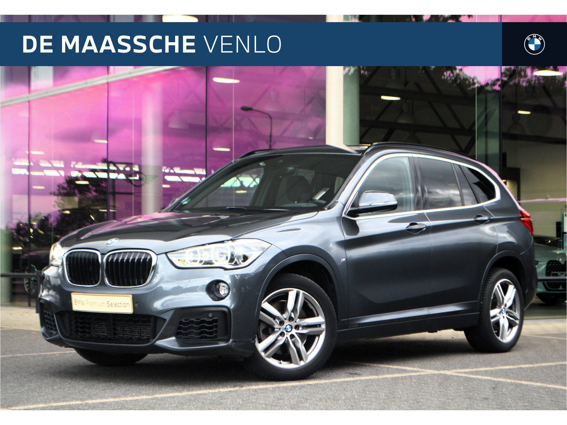 BMW X1 sDrive20i M Sport Automaat / Sportstoelen / Achteruit, Auto's, Leder en Stof, Bedrijf, SUV of Terreinwagen, 84 €/maand