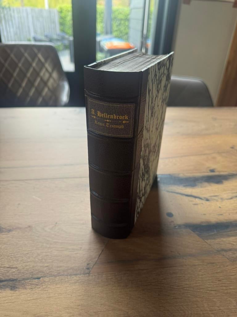 Kruis triomph A. hellenbroek, Boeken, Ophalen of Verzenden, Gelezen