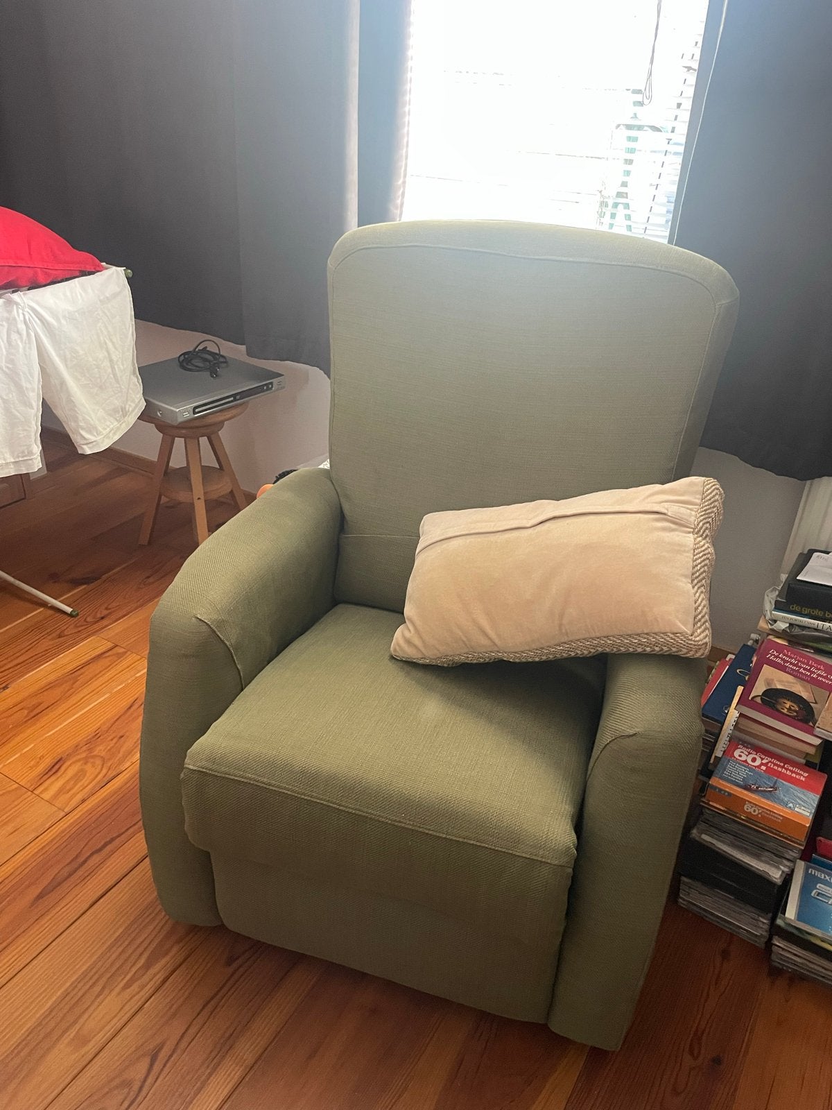 Nette fauteuil, Ophalen