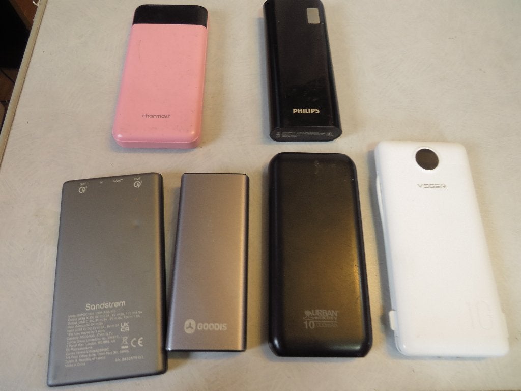 6 powerbanks 10000 mAh diverse merken oa. philips sandstrom, Ophalen, Gebruikt