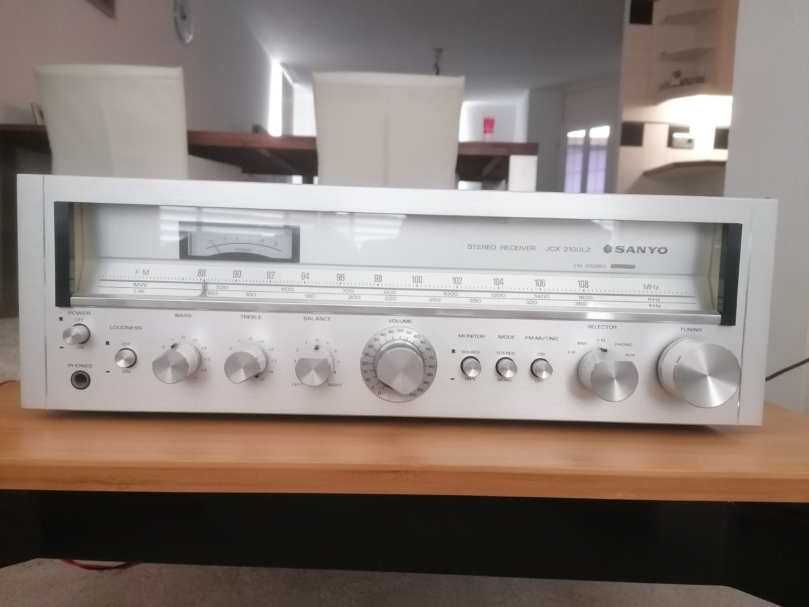 Sanyo JCX 2100LZ, receiver, Zo goed als nieuw, Ophalen, Overige merken, Minder dan 60 watt