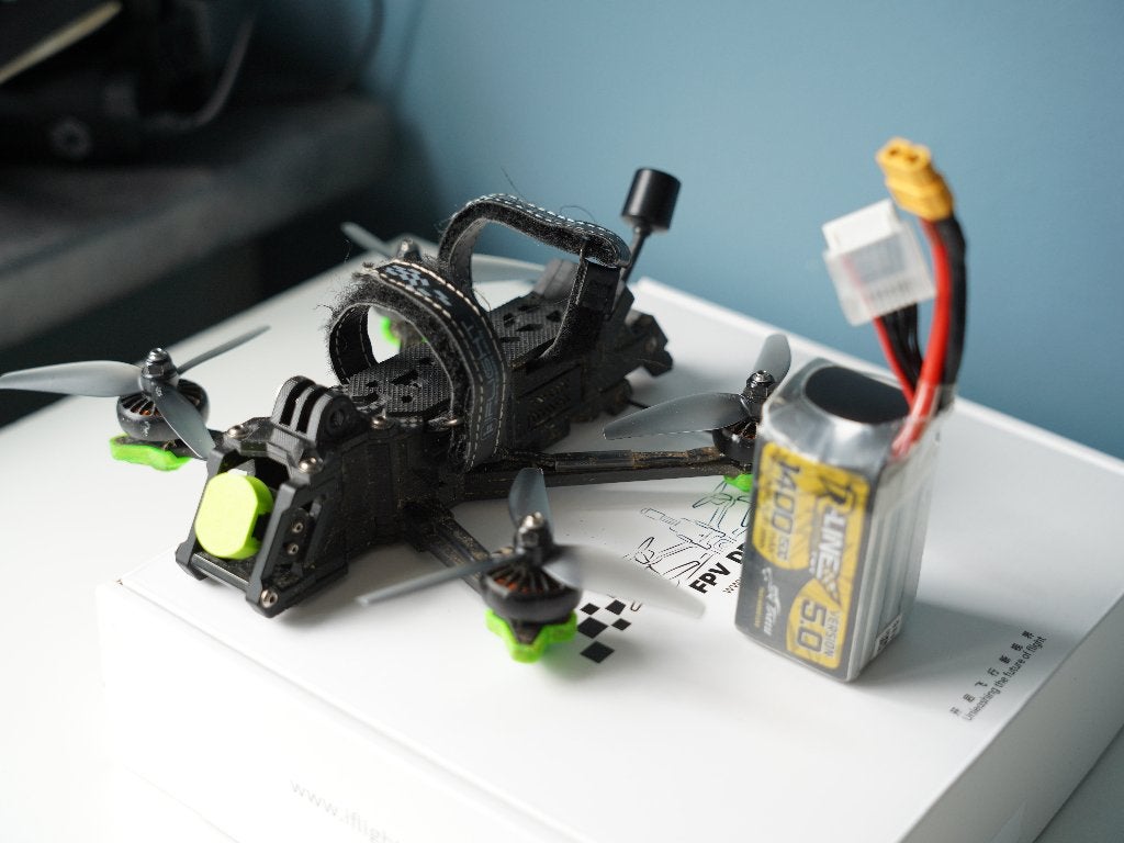 Complete FPV Set met 2 Drones, Ophalen, DJI, 1 tot 5 kilometer, Minder dan 15 minuten