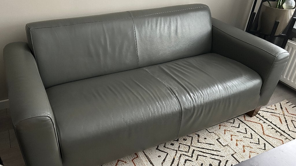 Comfortabele 2,5-zitsbank van grijs leer, Ophalen, Gebruikt, 150 tot 200 cm, Tweepersoons