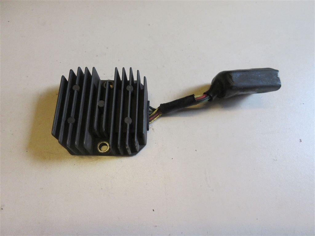 Honda CM250C spanningsregelaar CM250 gelijkstroomregelaar CB, Motoren, Ophalen of Verzenden