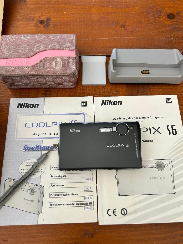Nikon Coolpix S16 digitale camera, Audio, Tv en Foto, Fotocamera's Digitaal, Gebruikt, Ophalen of Verzenden, Nikon, Minder dan 4 keer