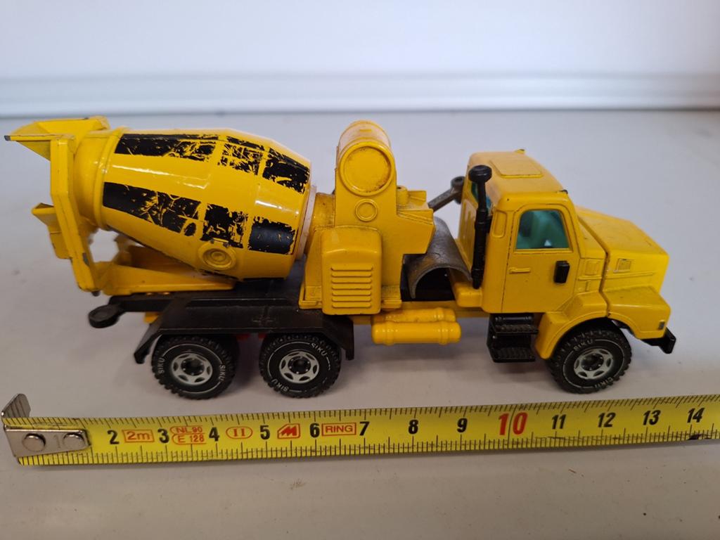 Siku 2514 Betonmixer - Geel Die-cast Model, Ophalen of Verzenden, Gebruikt, Auto