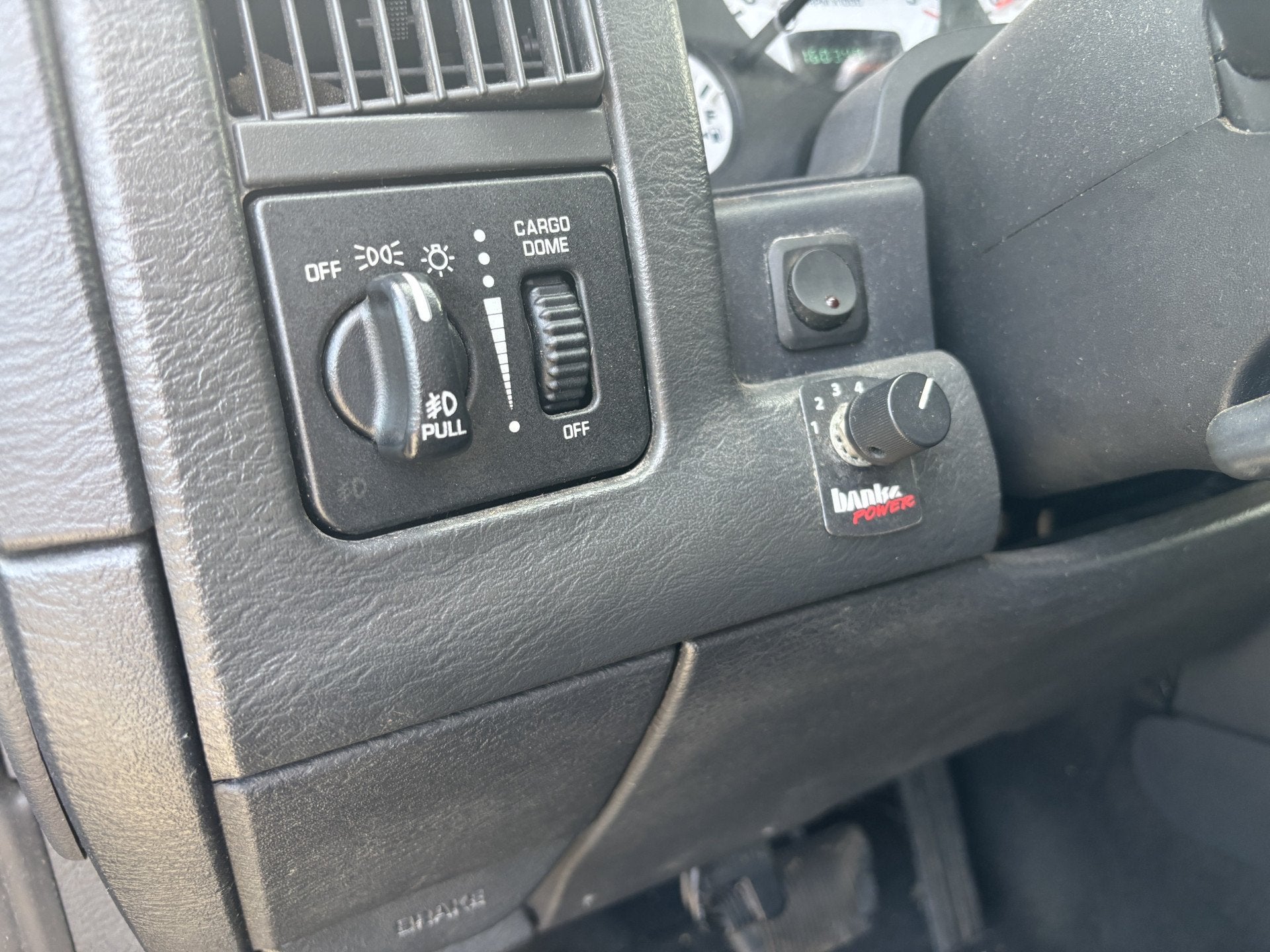 Foto 23 van Dodge Ram 2500 SLT 5.9L Cummins. 4wd, Crew-Cab, Nw-APK, Youn