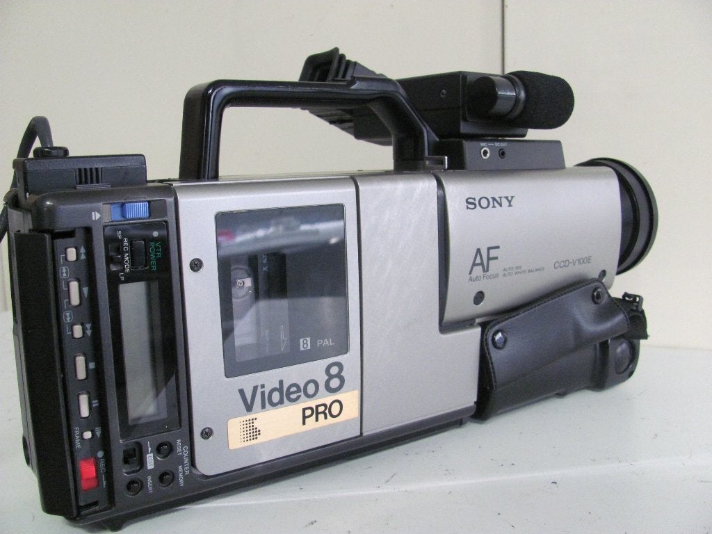 Sony ccd-v100E in absolute goede staat, Ophalen of Verzenden, Hi 8, Camera