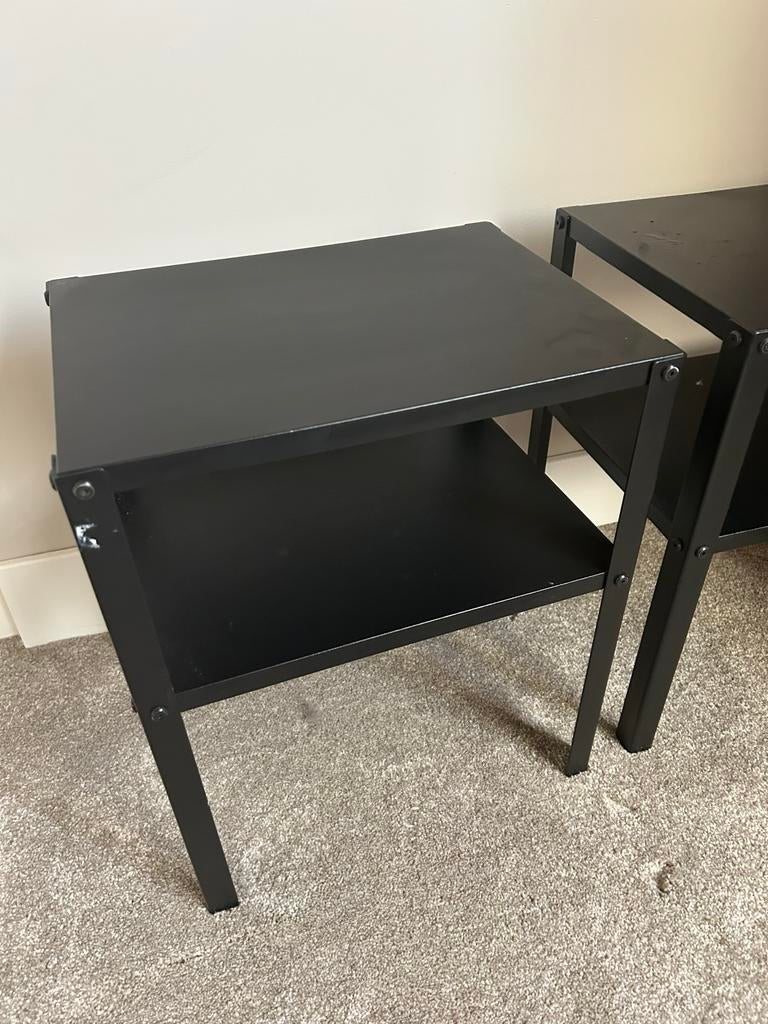 Knarrevik nachtkastje IKEA - Goede staat - 1 stuk, Huis en Inrichting, Ophalen, Minder dan 45 cm, Metaal of Aluminium, Zo goed als nieuw