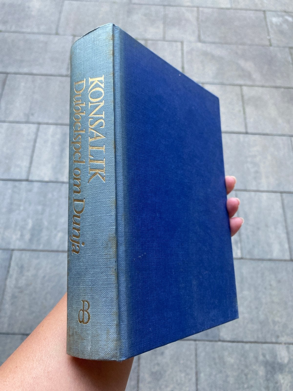 KONSALIK: Dubbelspel om Dunja - Spannende Roman, Ophalen of Verzenden, Gelezen, Europa overig