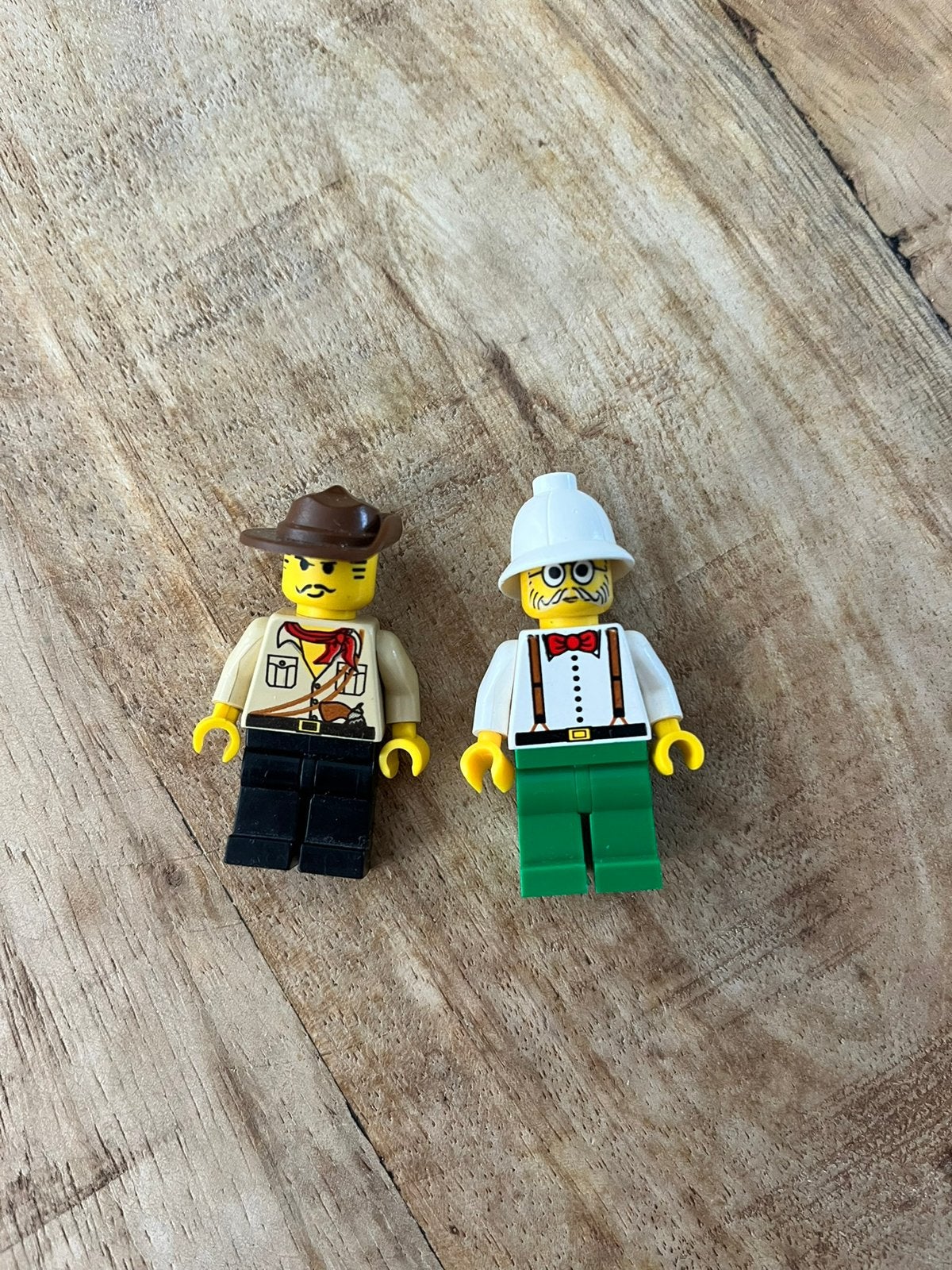 Lego adventurers desert minifig johnny thunder dr charles, Ophalen of Verzenden, Zo goed als nieuw, Minifiguur, Lego