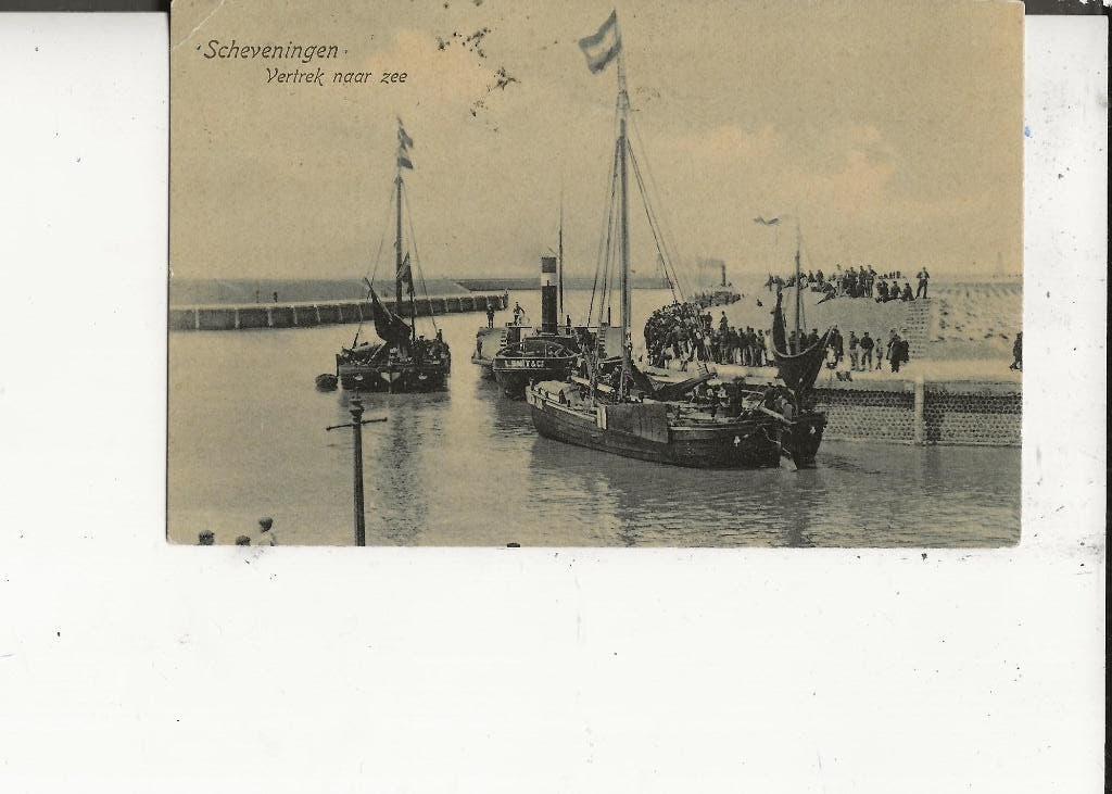 Scheveningen Twee bomschuiten vertrekken naar zee 4-12-1905, Ophalen of Verzenden, Voor 1920, Gelopen, Zuid-Holland