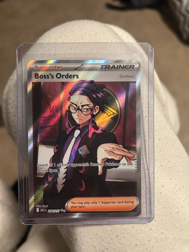 Pokémon TCG: Boss's Orders (Corbeau) Full Art Trainer Kaart, Ophalen of Verzenden, Nieuw, Losse kaart, Foil