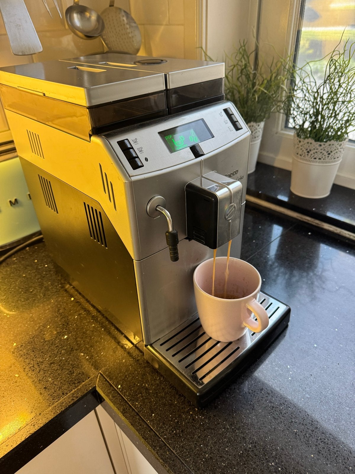 Saeco Lirika volautomatische espressomachine, Witgoed en Apparatuur, Koffiezetapparaten, Ophalen, Afneembaar waterreservoir, Gebruikt