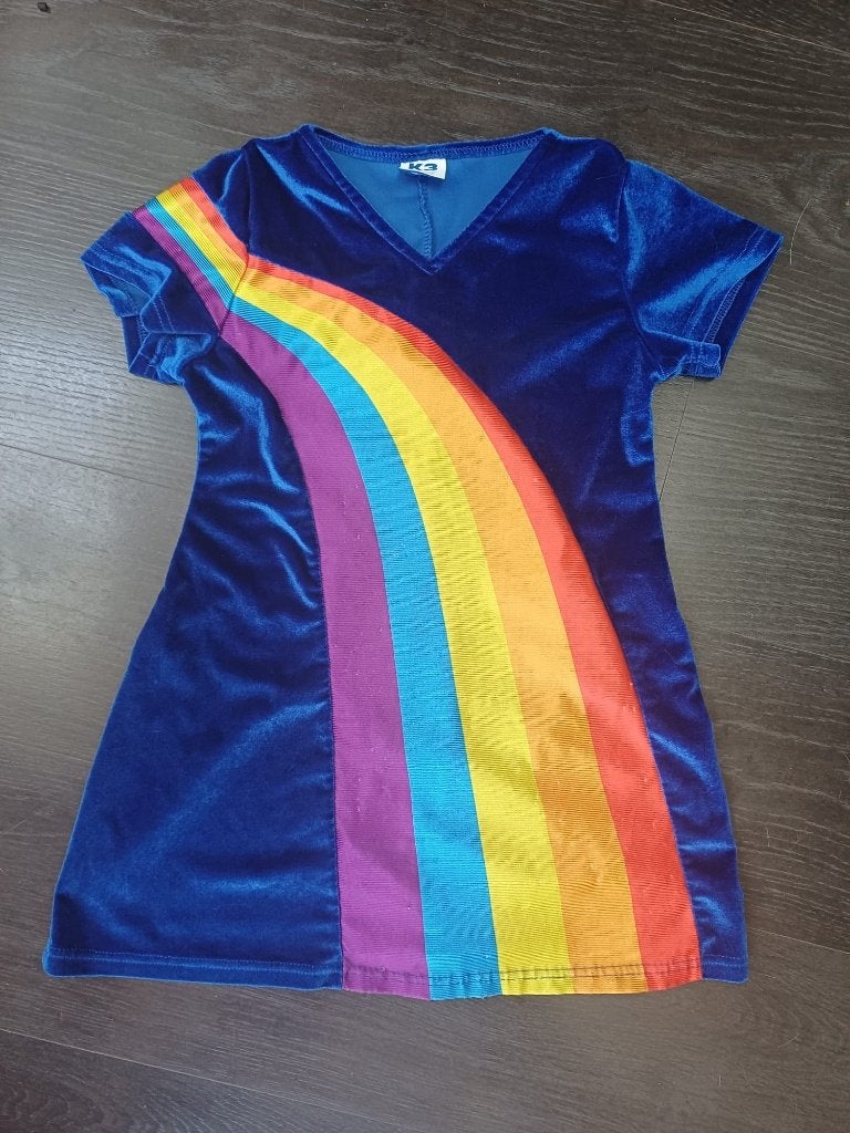 K3 regenboog jurkje maat 116, Kinderen en Baby's, Carnavalskleding en Verkleedspullen, Ophalen of Verzenden, Zo goed als nieuw