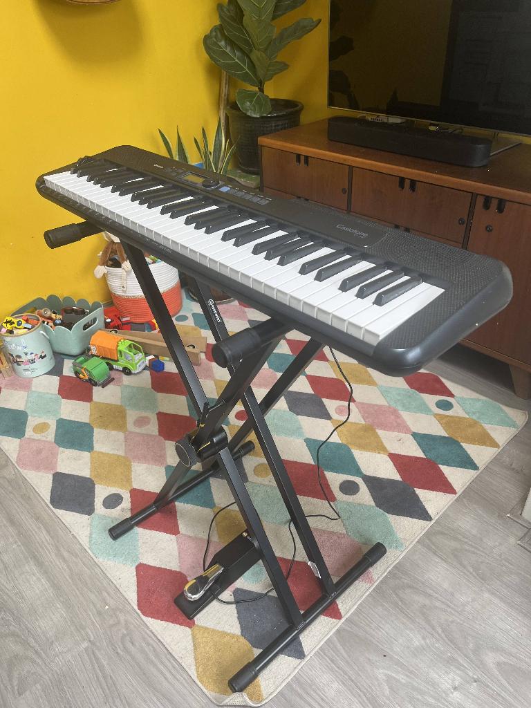 Casio CT-S300 (W/ Keyboard Stand + Sustain Pedal), Ophalen, Zo goed als nieuw, 61 toetsen, Casio