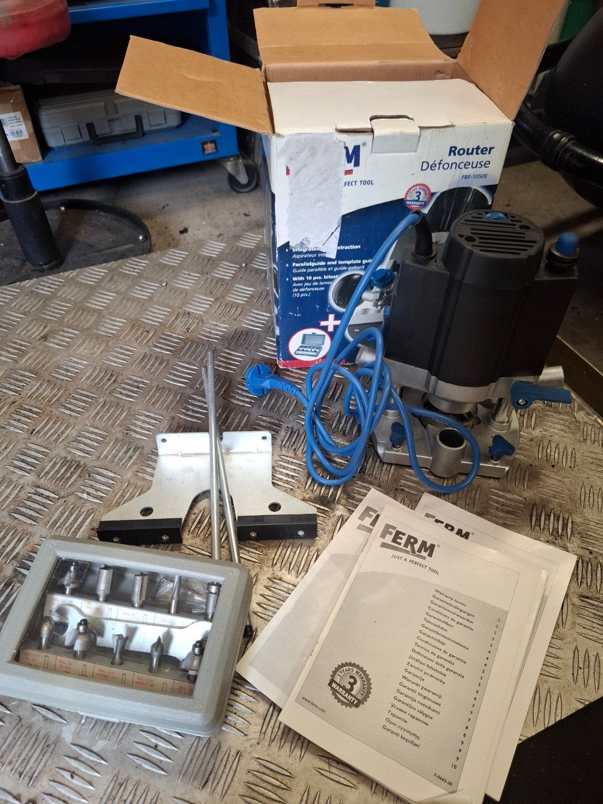 Bovenfrees merk ferm met frezen set er bij, Doe-het-zelf en Verbouw, Gereedschap | Freesmachines, Ophalen, FERM, Zo goed als nieuw