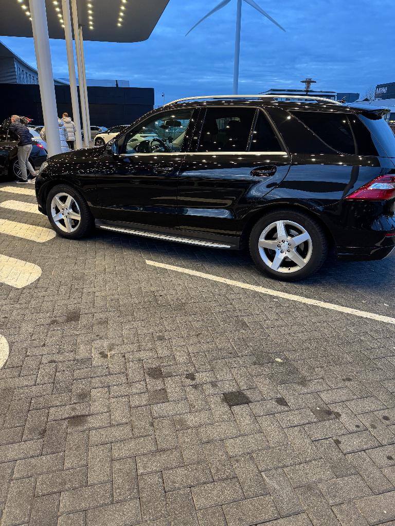 Mercedes-Benz M-Klasse Ml350 Bluetec 4MATIC 2013 Zwart, Automaat, 258 pk, 255 €/maand, Diesel