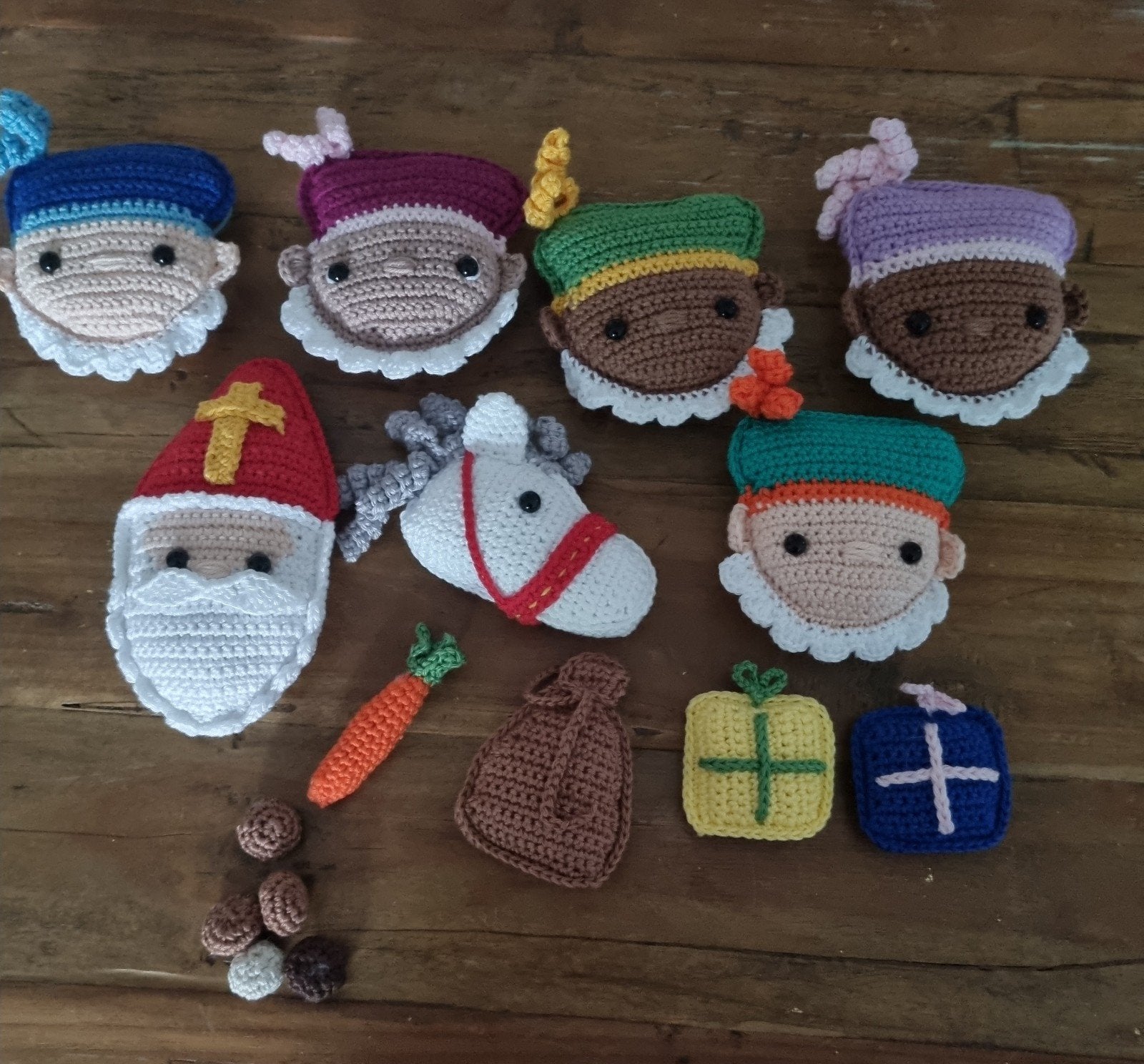 Gehaakte Sinterklaas en Pietjes - Diverse kleuren, Ophalen of Verzenden