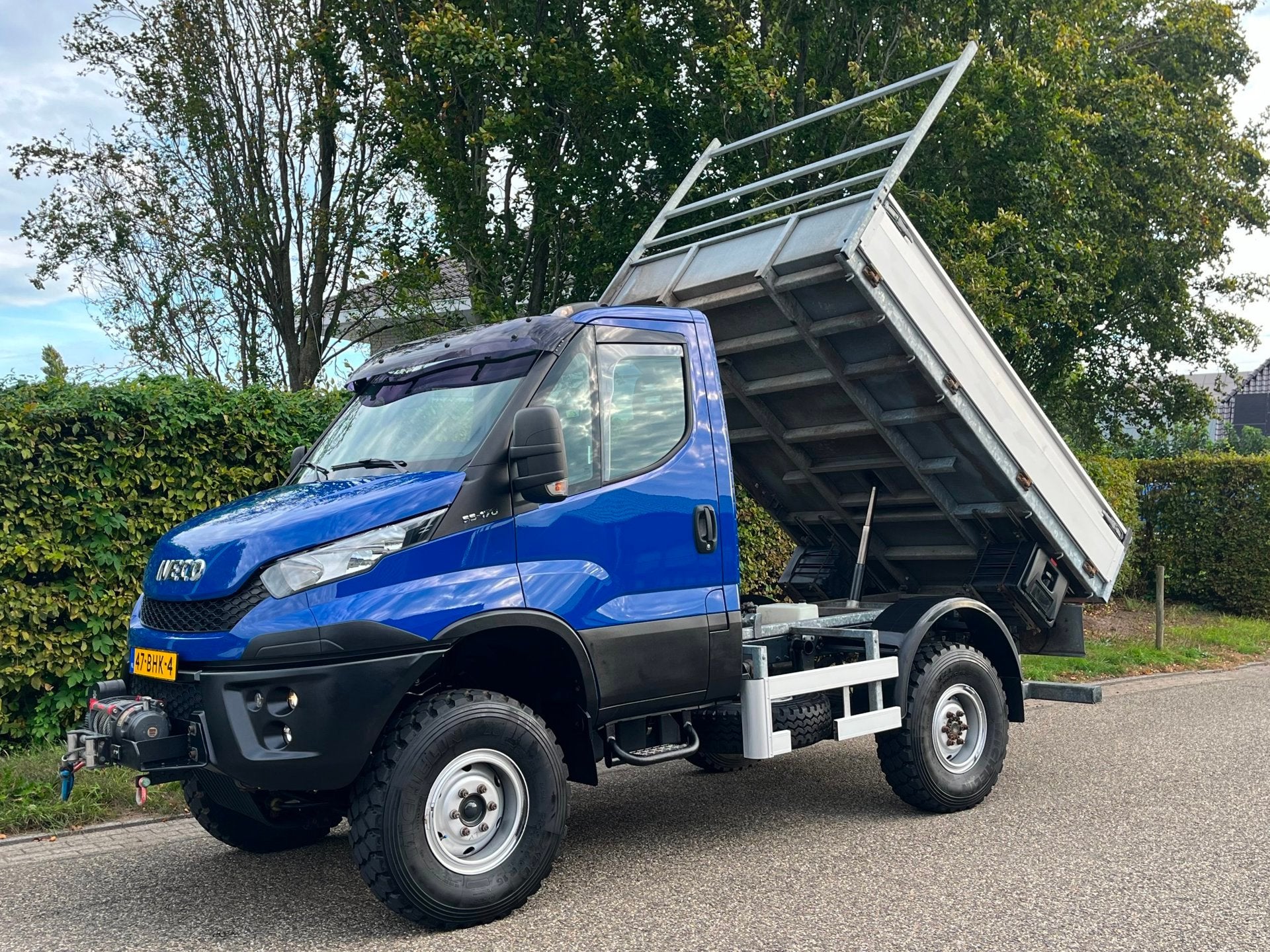 Iveco Daily 55S17W 4x4 3.0 Euro 6 | Kipper |Winch, Auto's, Dealer onderhouden, Stof, Iveco, Blauw