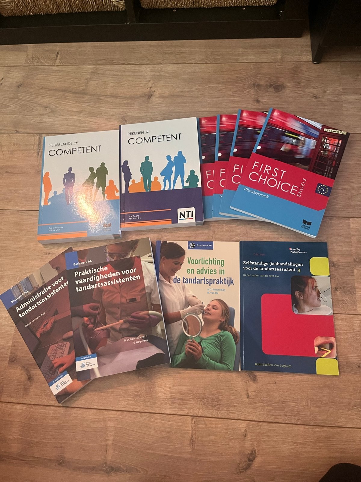Boekenpakket MBO Tandartsassistent & algemeen (10 boeken), Ophalen, Gamma, Zo goed als nieuw, MBO