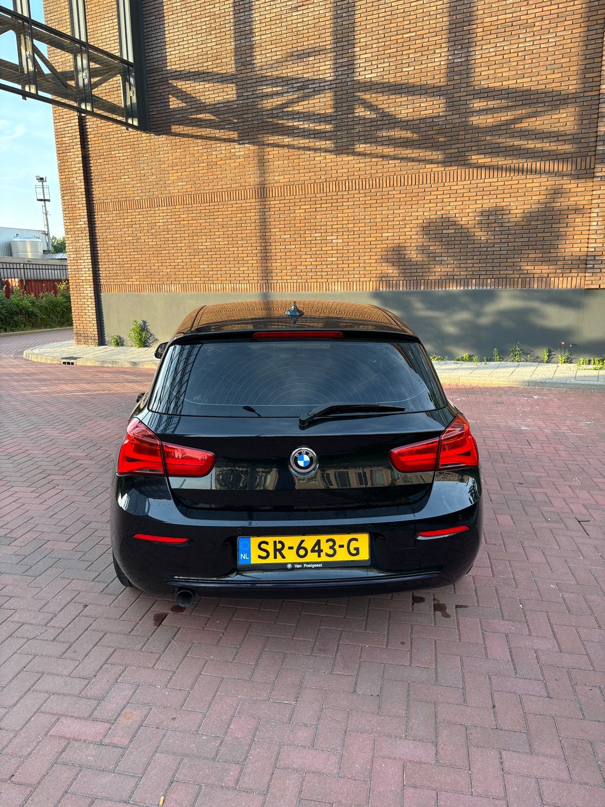 BMW 1 Serie F20  2.0 118D Facelift Automaat - Sport M, 1995 cc, Zwart, Origineel Nederlands, 26 km/l