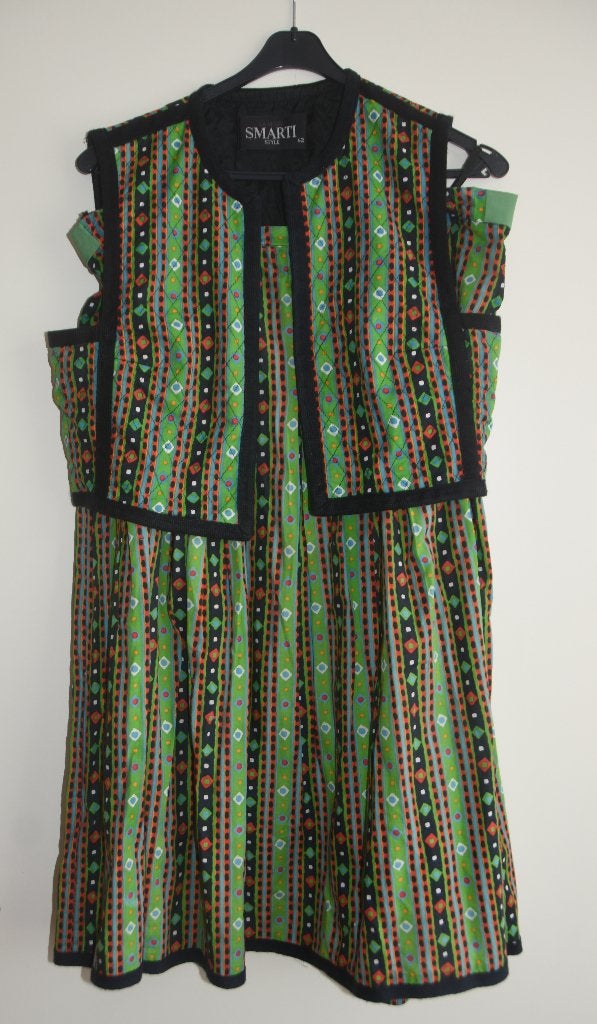 La Mode Smarti Style pak rok + hes / gilet groen mt 42, Kostuum of Pak, Verzenden, Maat 42/44 (L), Gedragen