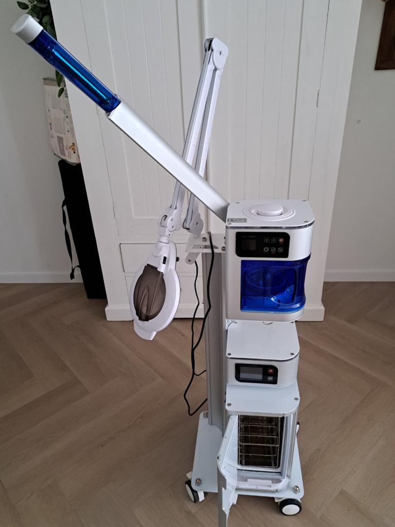 Blue Sky Smart Tower - Professionele Schoonheidsapparaat, Ophalen, Zo goed als nieuw, Gehele gezicht, Reiniging