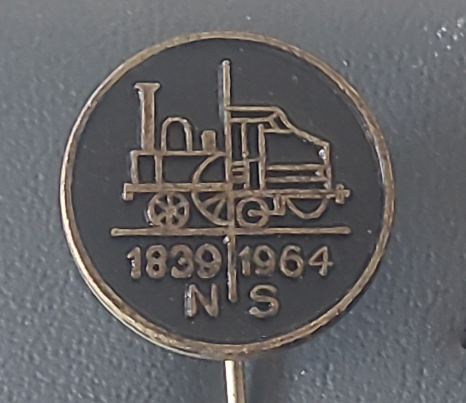 NS Speldje Zwart - 1839-1964 Trein Pin, Verzenden