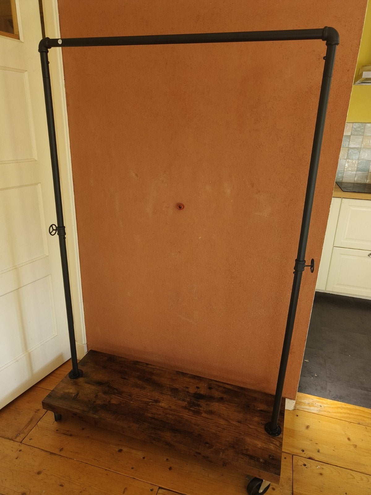 Kledingrek met houten basis en wielen - 104x40x160cm, Huis en Inrichting, Kasten | Kledingkasten, Ophalen, 100 tot 150 cm, Zo goed als nieuw