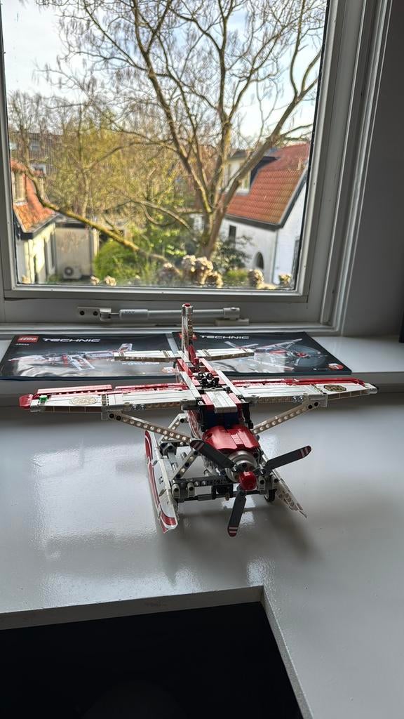 LEGO Technic 42040 Fire Plane COMPLEET + boekjes (retired), Lego, Compleet, Ophalen of Verzenden, Zo goed als nieuw