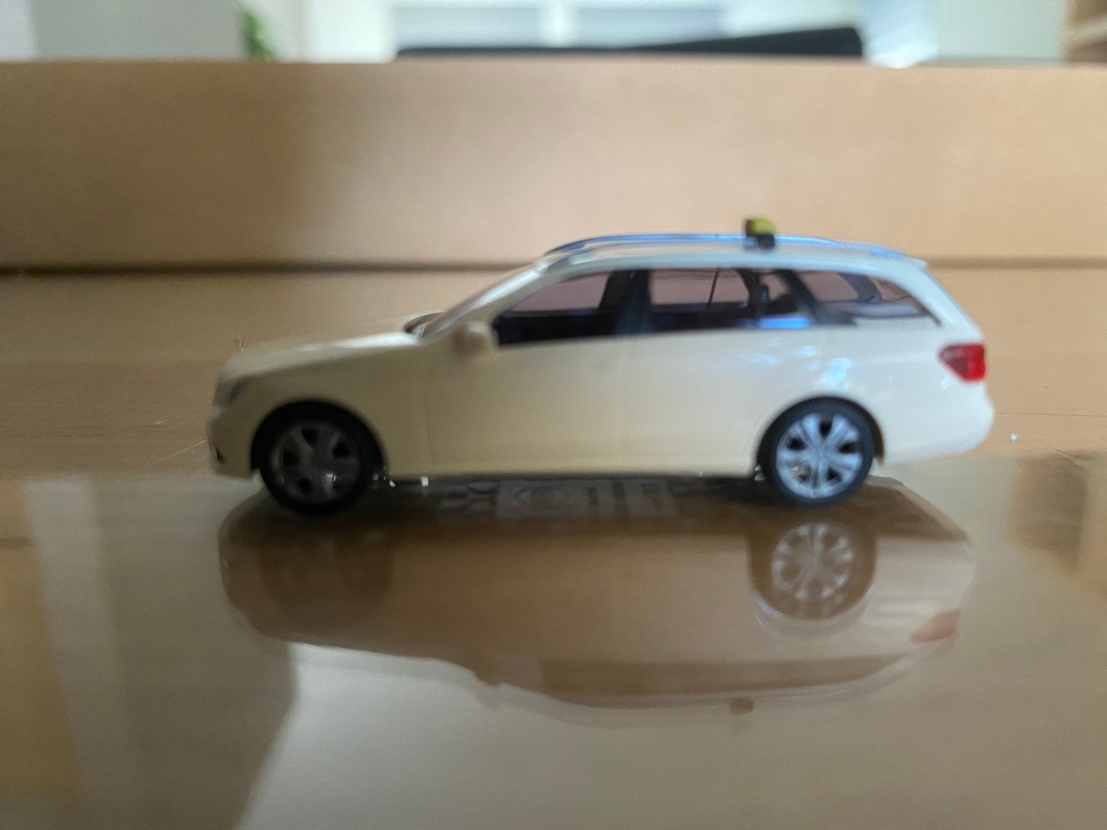 Busch Mercedes-Benz E-Klasse Estate TAXI 1:87, Ophalen of Verzenden, Zo goed als nieuw, Auto, Overige merken