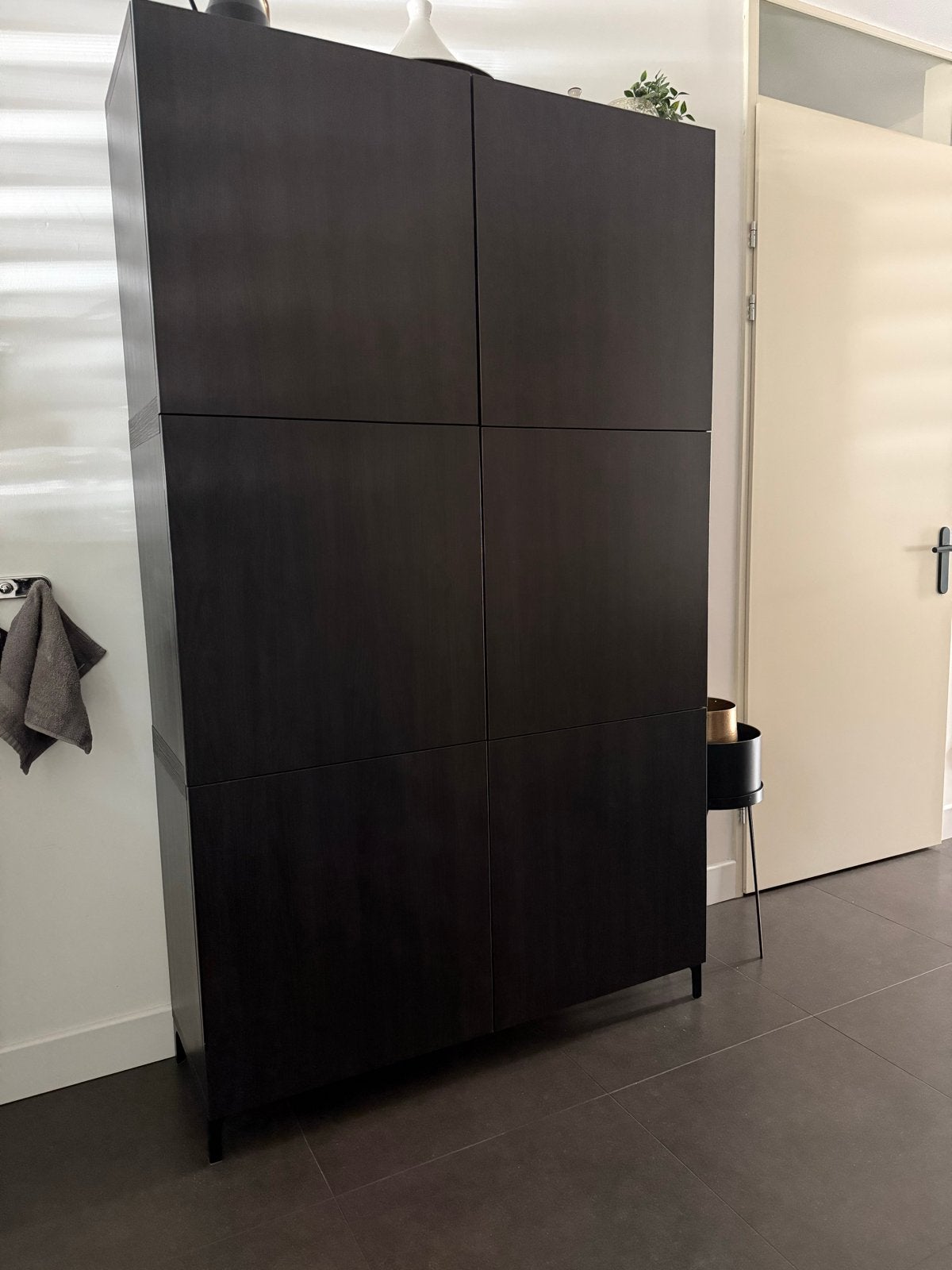 IKEA Besta opberger met deuren - Zwartbruin, Huis en Inrichting, Ophalen, Zo goed als nieuw