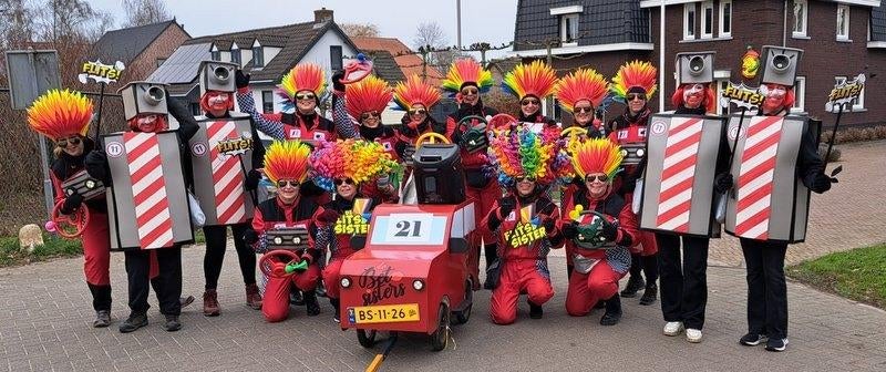 Carnaval carnavalspakken loopgroep, Ophalen, Zo goed als nieuw, Carnaval, Kleding