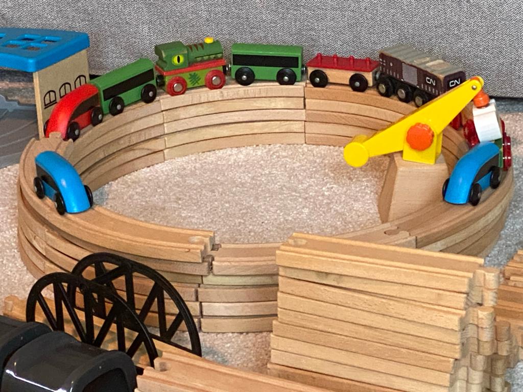 Houten Treinbaan met Accessoires en Treinen, Kinderen en Baby's, Speelgoed | Houten speelgoed, Ophalen, Gebruikt, Overige typen