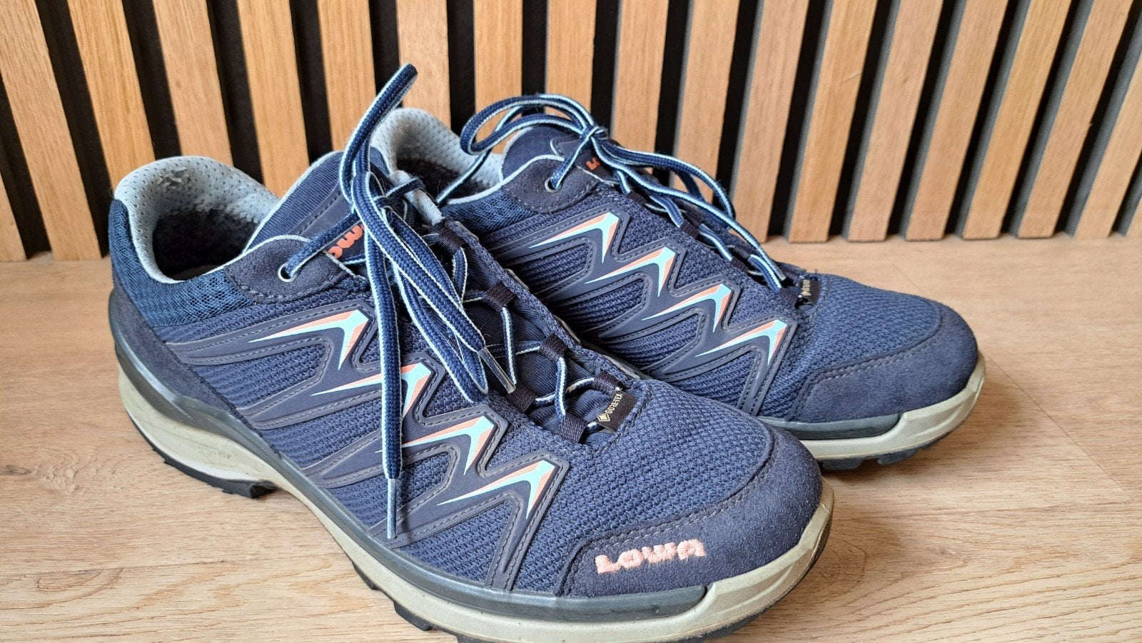 Wandelschoenen Lowa 42,5, Ophalen of Verzenden, Zo goed als nieuw, Schoenen