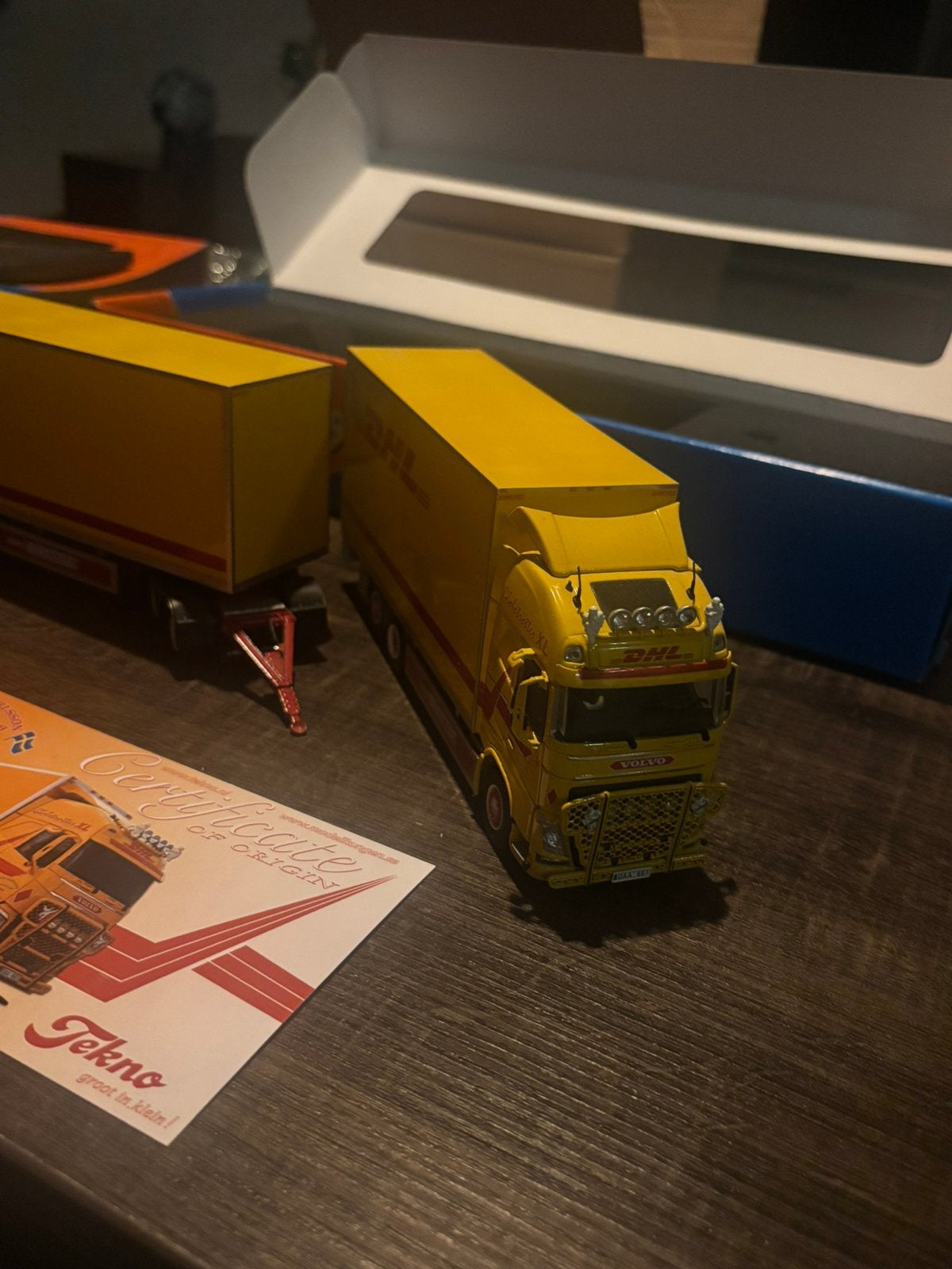 Tekno model dhl lzv, Ophalen of Verzenden, Zo goed als nieuw, Bus of Vrachtwagen, Tekno