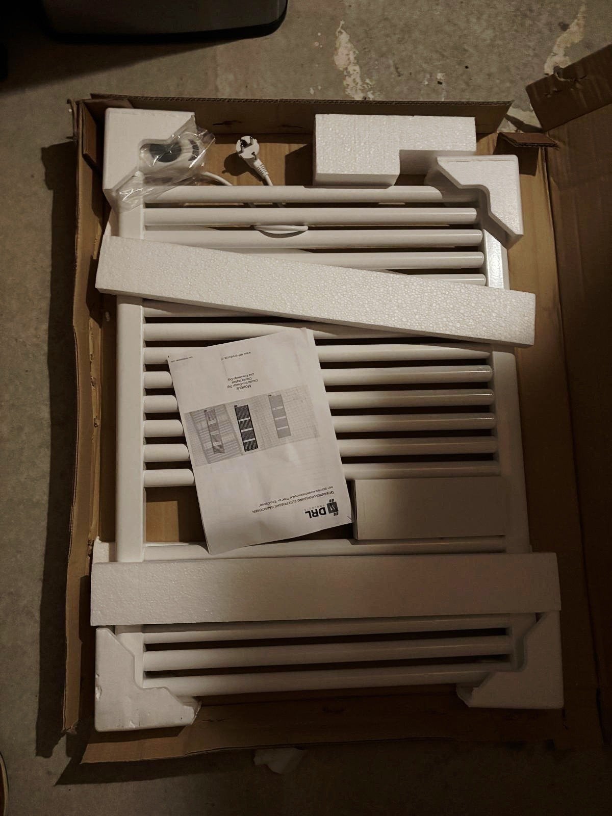 Nieuwe DRL Claudia Elektrische Badkamer Radiator Wit, Ophalen, 500 tot 800 watt, Radiator, Nieuw