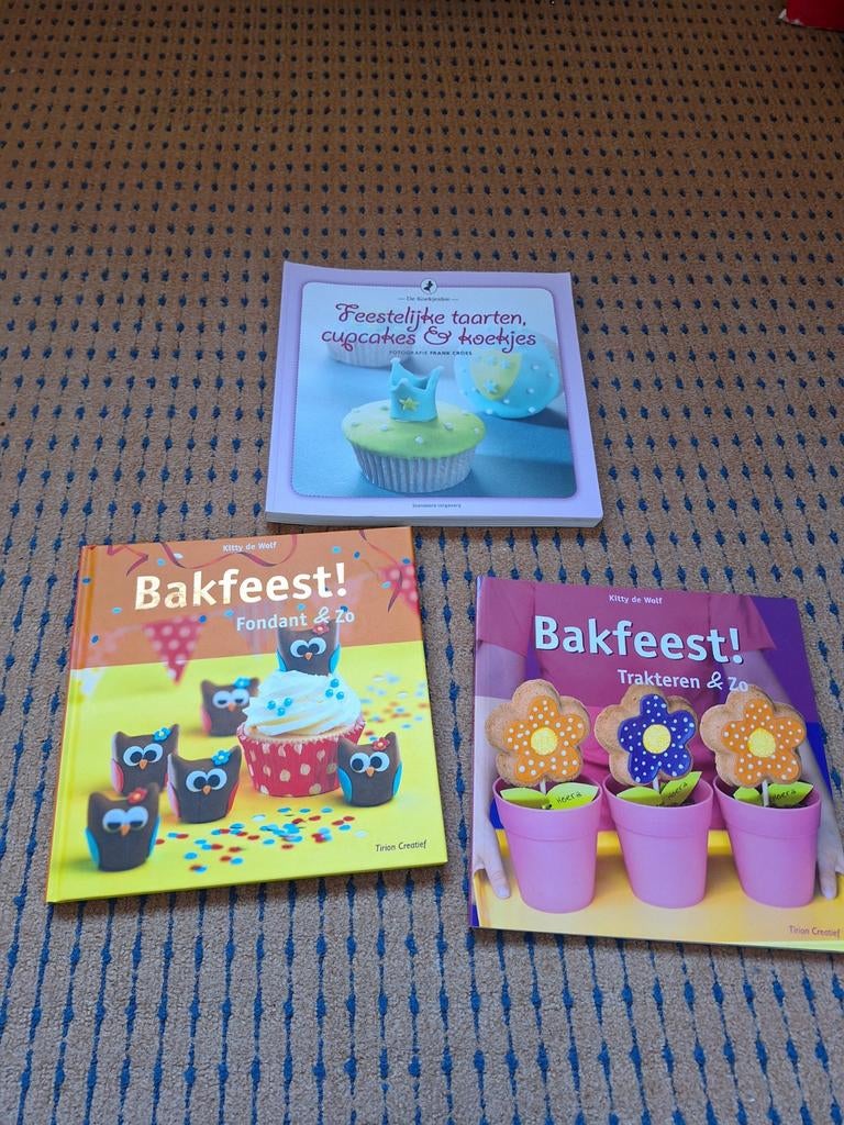 Bakboekjes taarten cupcakes e.d, Boeken, Kookboeken, Zo goed als nieuw, Taart, Gebak en Desserts, Italië, Ophalen of Verzenden