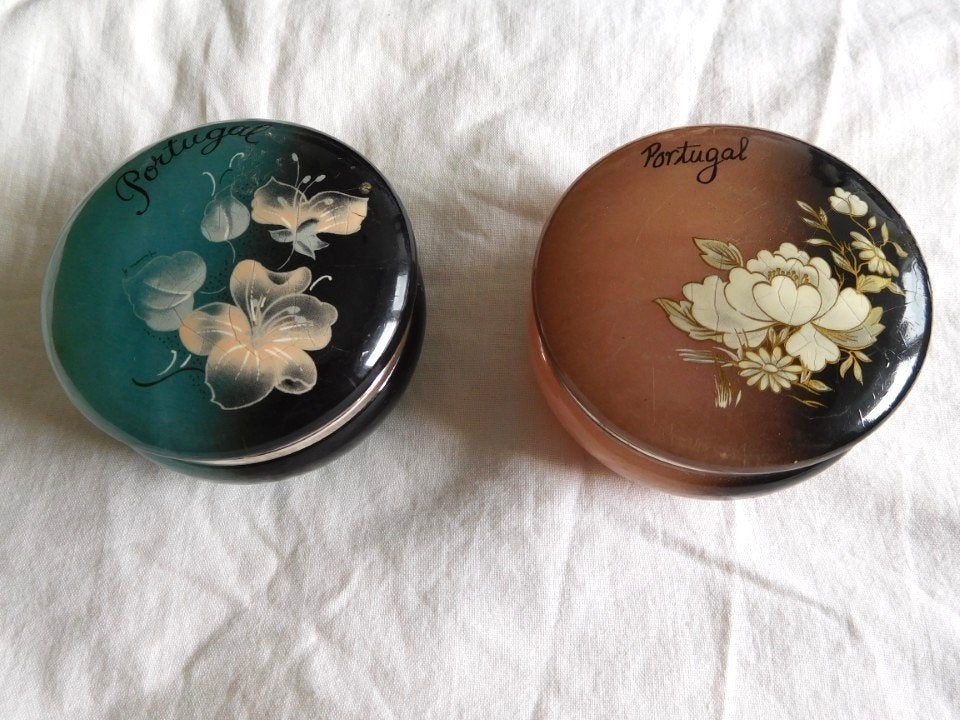 Antiek Vintage 2 Potjes van Albast uit Portugal., Ophalen