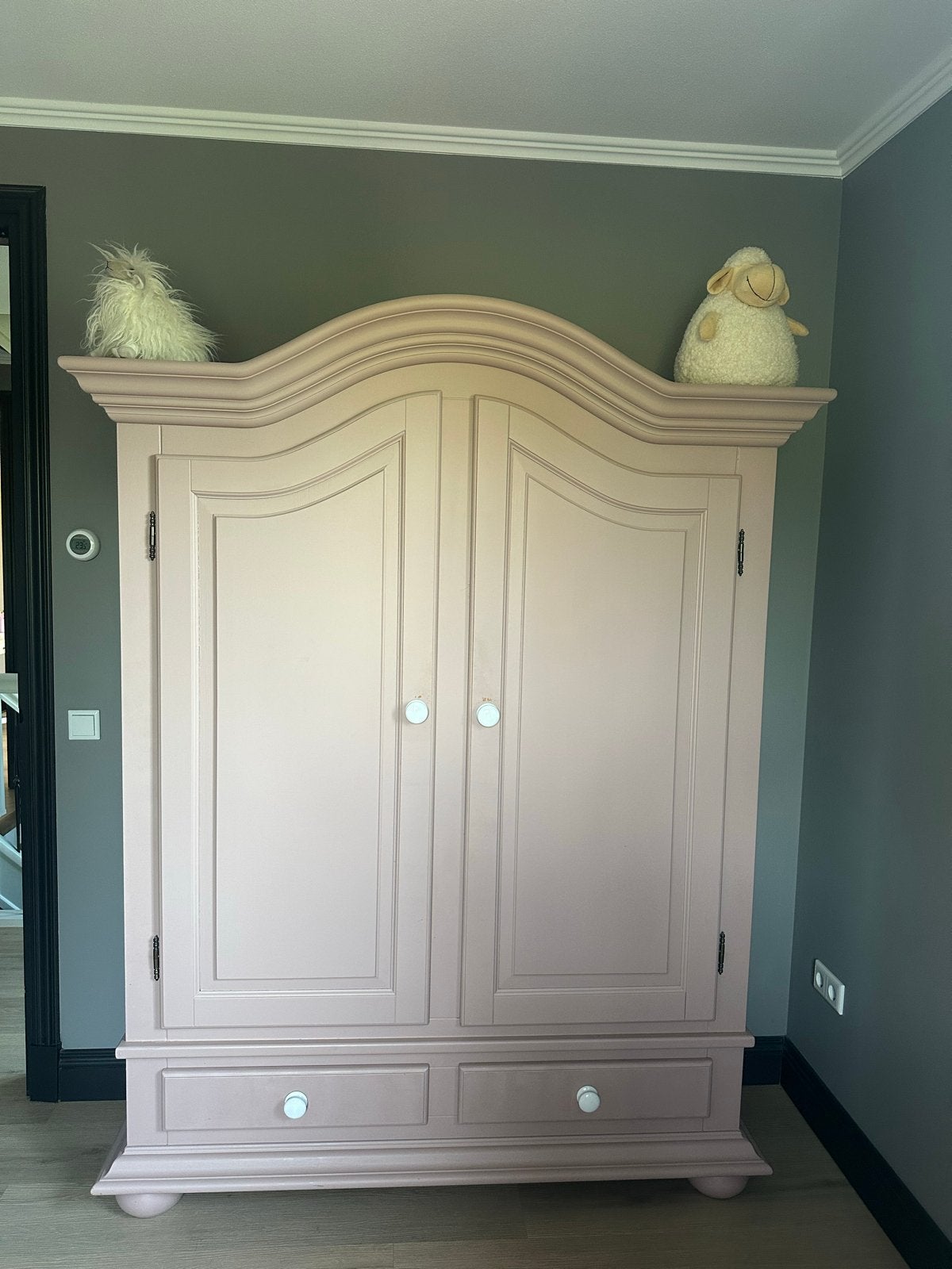 Mooie, antieke, eiken, oud-roze Kledingkast, Ophalen, Gebruikt, Kast, 50 tot 70 cm
