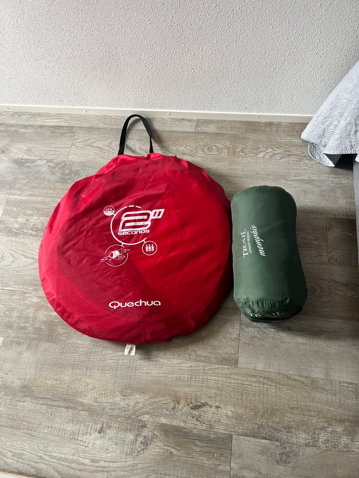 Quechua 3-persoons pop-up tent + slaapzak, Ophalen, Zo goed als nieuw, Tot en met 3