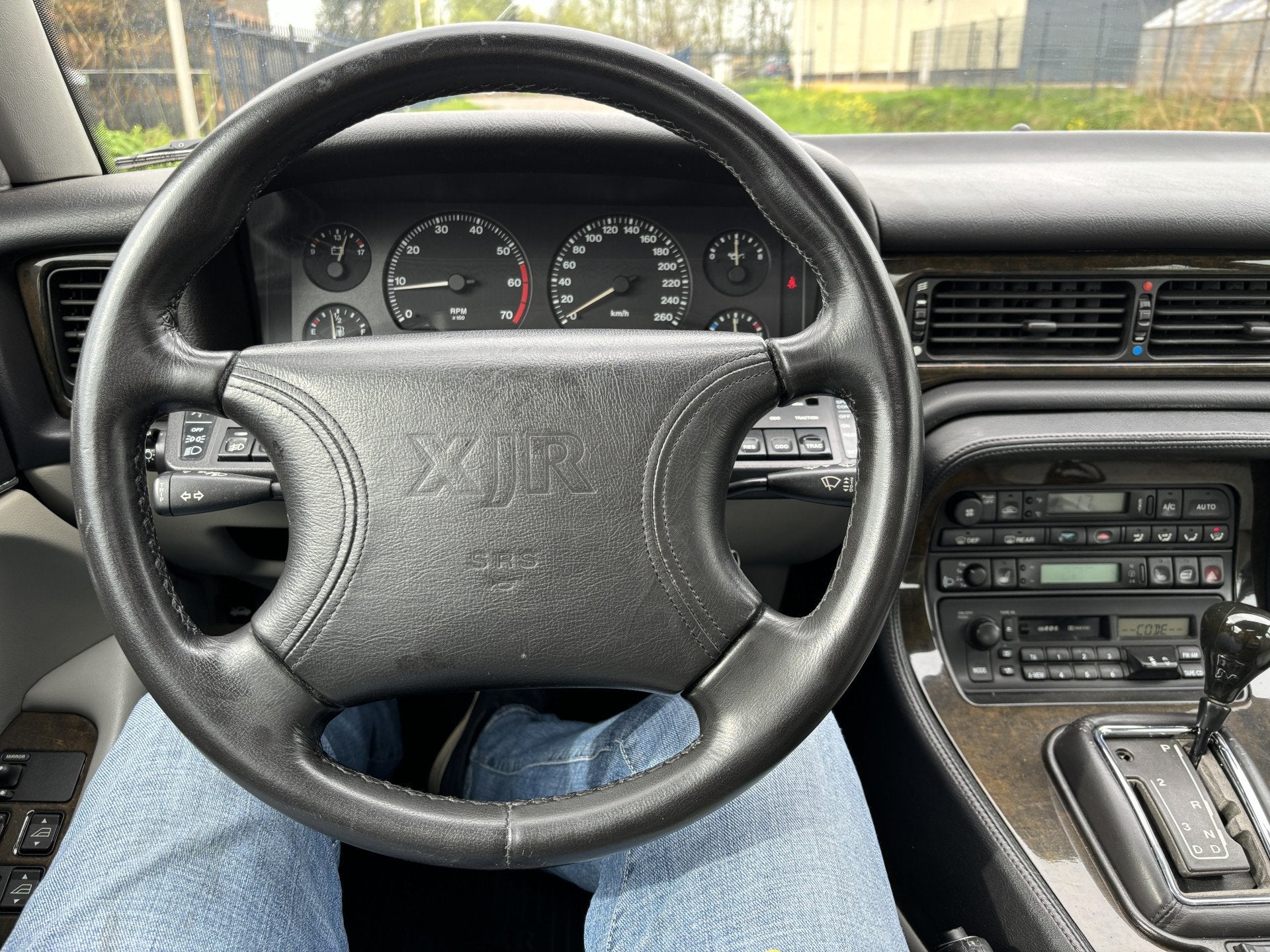 Jaguar XJ 4.0 R S/C SUPERCHARGED / LEER / MAT BLAUW / SCHUIF, foto 12
